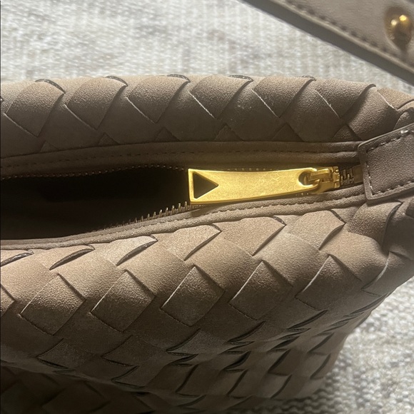 Suede woven shoulder bag - Picture 3 of 7